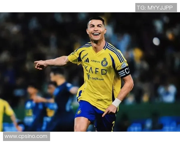 年新最高的足球明星崛起背后的故事与成就解析