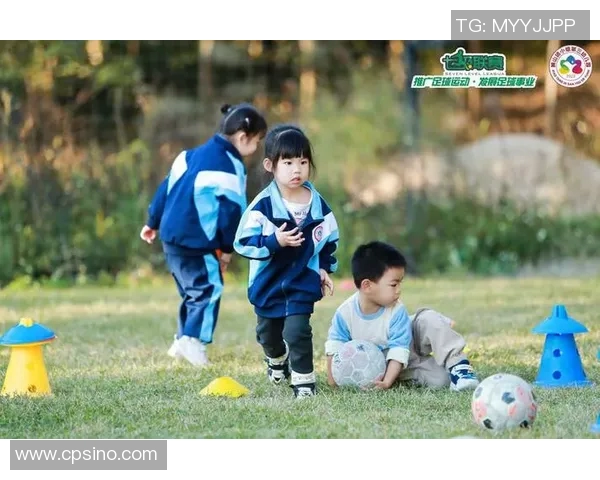 足球明星与孩子们的亲子时光各具特色的温馨瞬间大揭秘