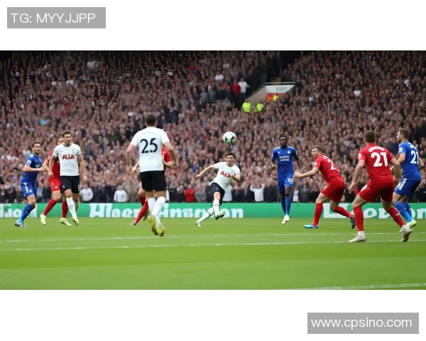 黑人足球明星莫西干的传奇人生与场上风采解析